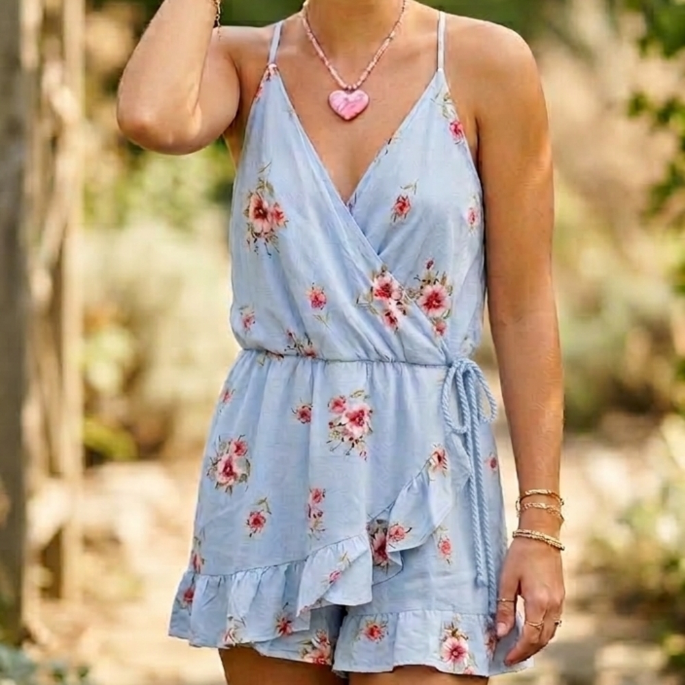 Adorable Flowy Floral Faux Wrap Romper Ruffle Hem Shorts Altar'd State Medium - Picture 13 of 13